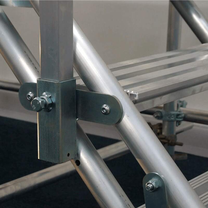 Leachs Universal stillads trappe med to gelænder, justerbar og fås i 5 forskellige længder