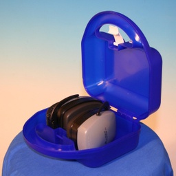 [32-A-2035] Lille plastboks med håndtag velegnet til høreværn masker 16 x 15 9 cm